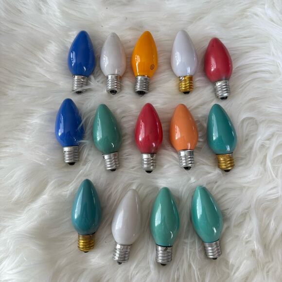 Vintage | Christmas 1960s Replacement C9 Light Bulbs Outdoor Use Only Photo Prop - Picture 1 of 3